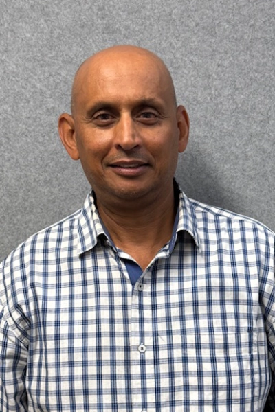 Dr Rakesh Desai